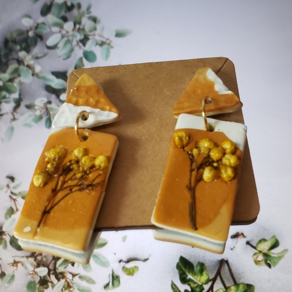 Handmade polymer clay earrings real flowers - Picture 6 of 8